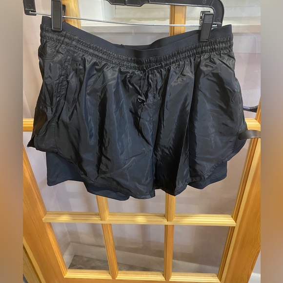 Women's Nike Icon Clash Tempo Layered Running Shorts - Black - Small - NWT